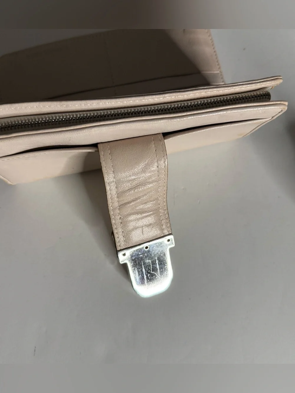 Michael Kors Leather Women's Wallet in Light Beige